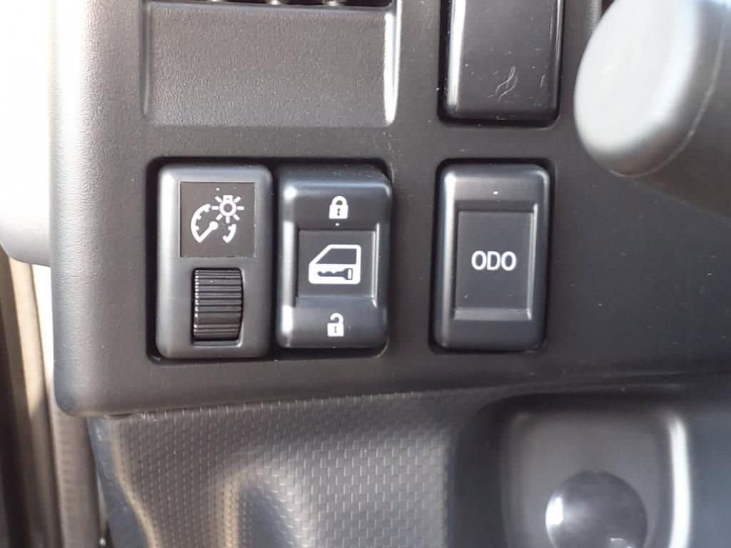 2025 Chevrolet Low Cab Forward 5500 XG - Image 8