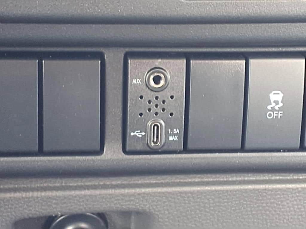 2025 Chevrolet Low Cab Forward 5500 XD - Image 16