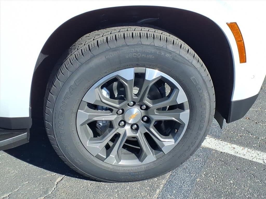 2026 Chevrolet Suburban - Image 6