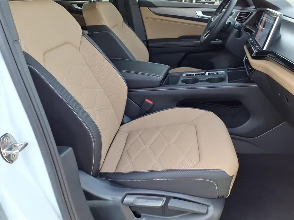 2024 Volkswagen Atlas Cross Sport - Image 16