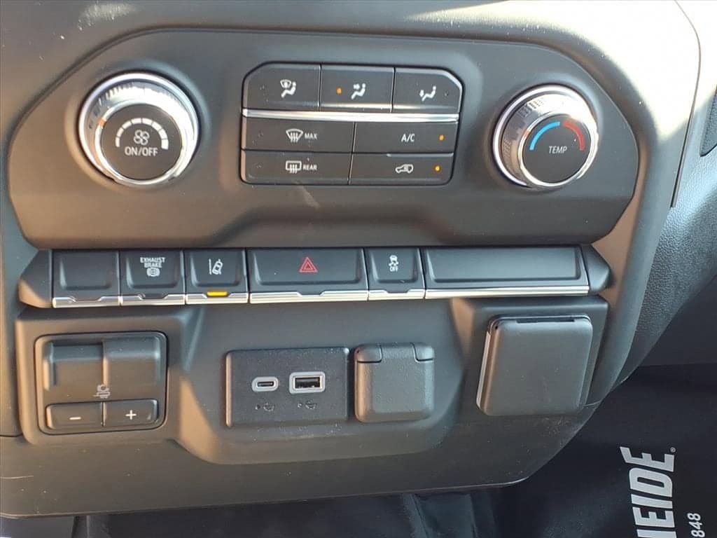 2026 Chevrolet Silverado 3500 HD Chassis Cab - Image 17