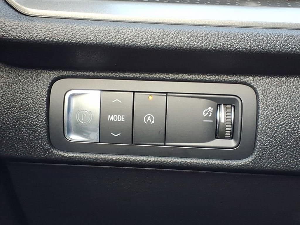 2026 Chevrolet Traverse - Image 16