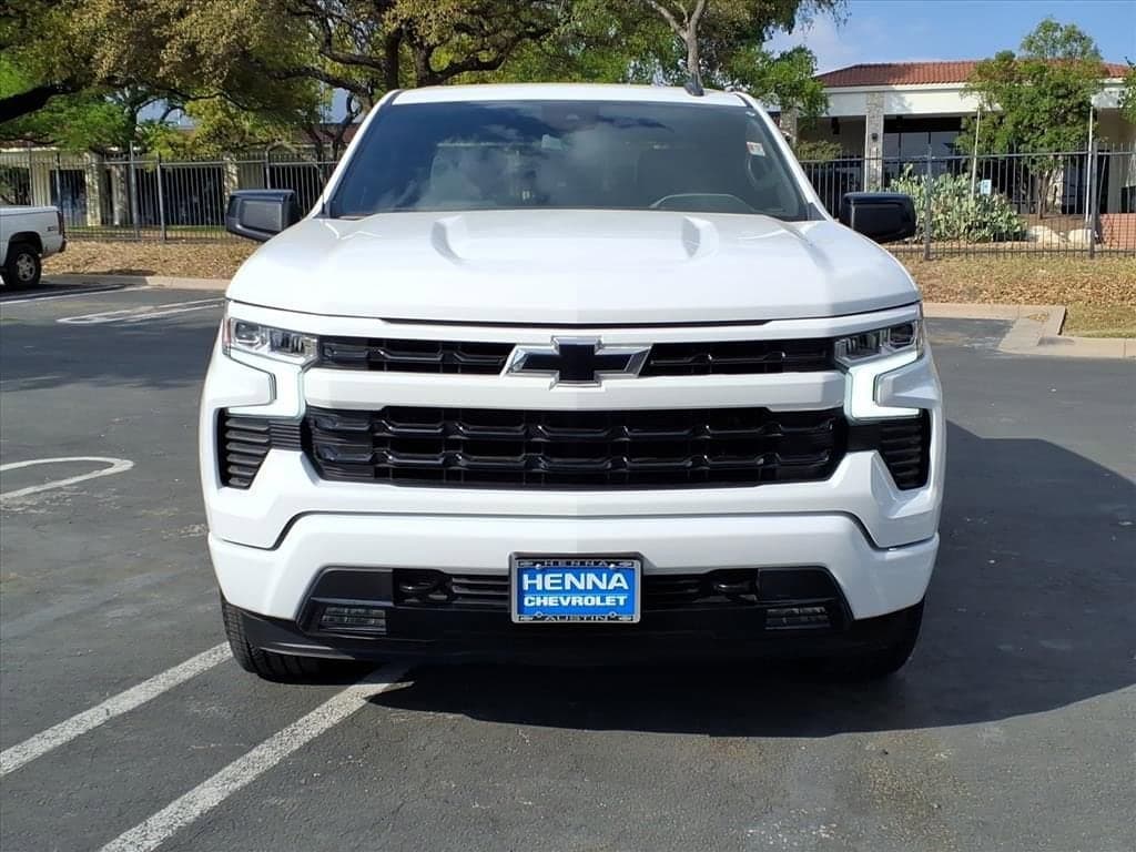 2022 Chevrolet Silverado 1500 - Image 2