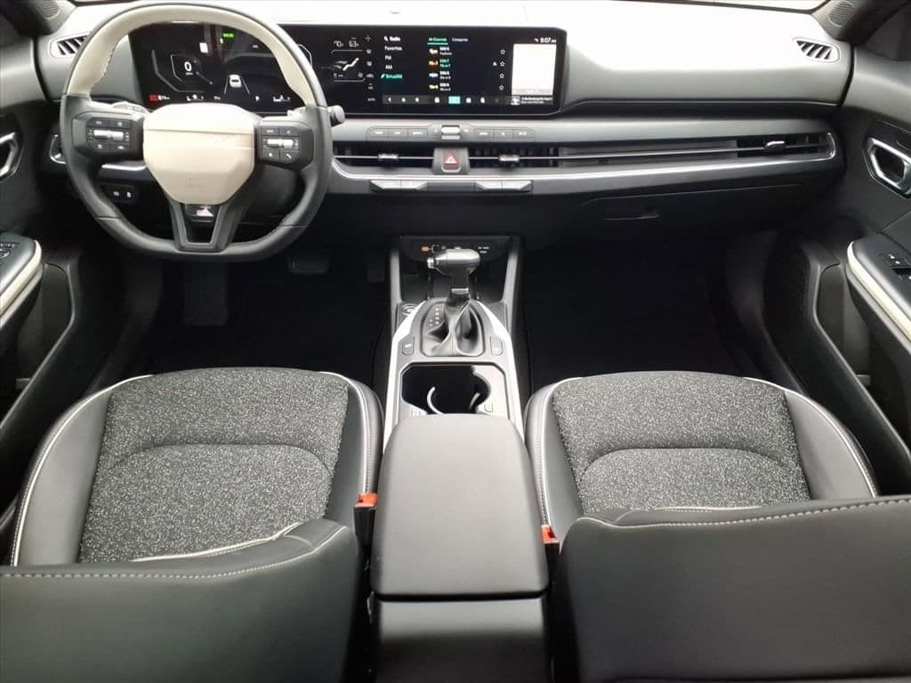 2025 Kia K4 - Image 22