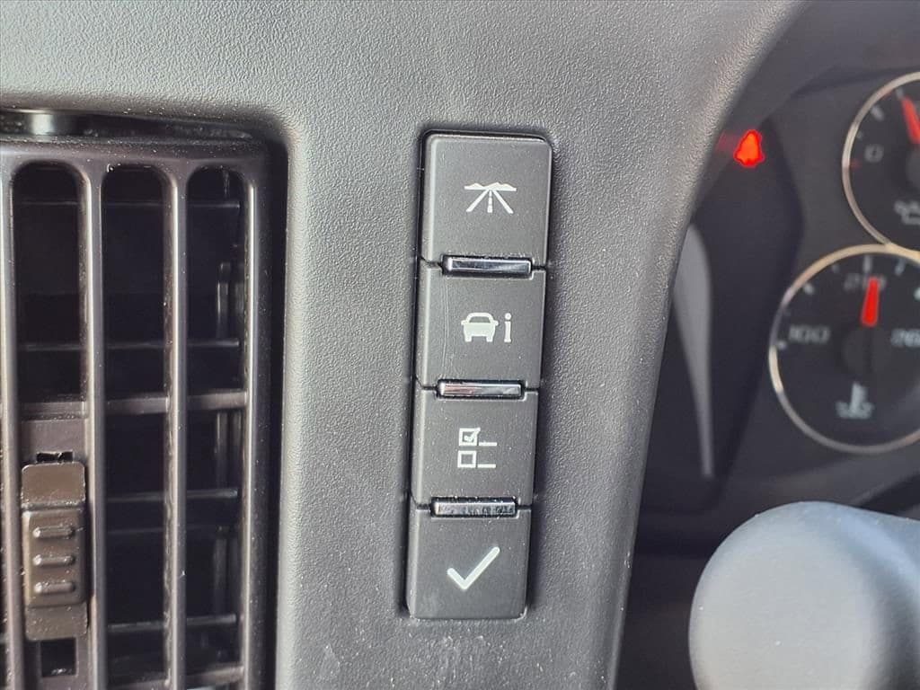 2025 Chevrolet Express Cutaway 3500 - Image 8