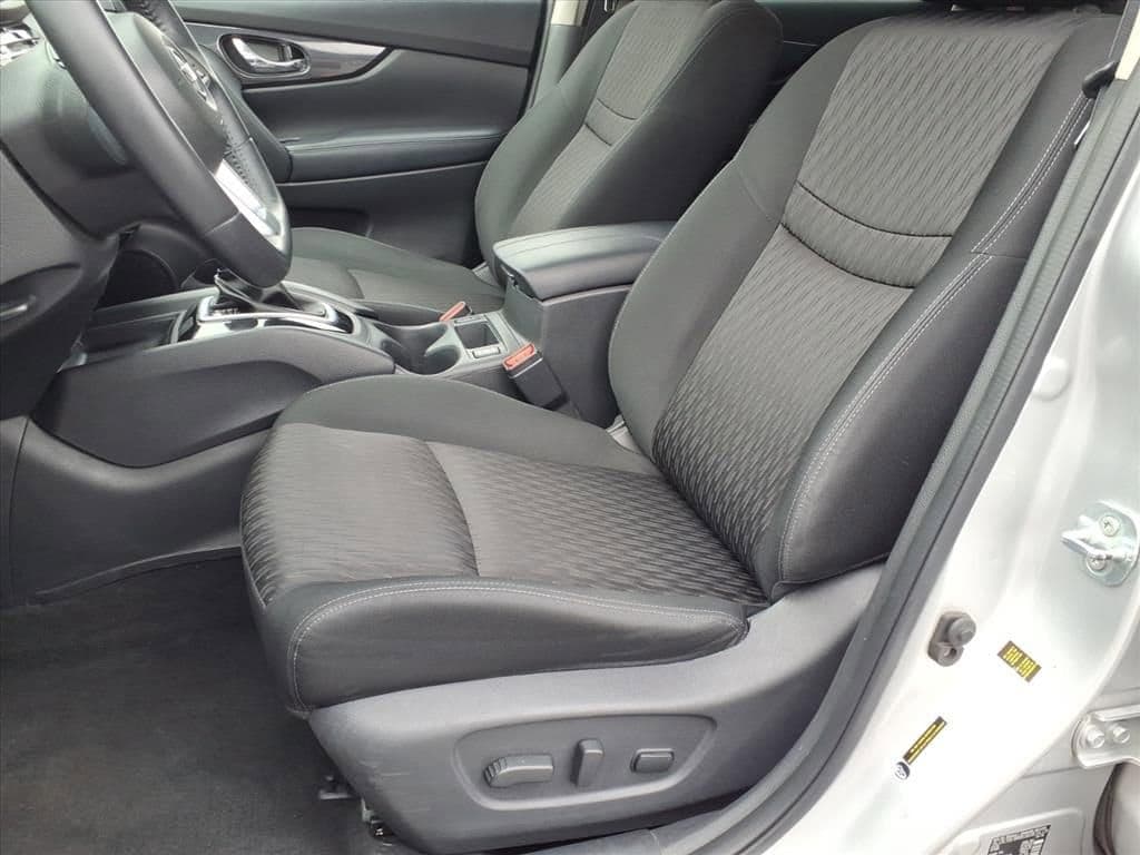 2018 Nissan Rogue - Image 15