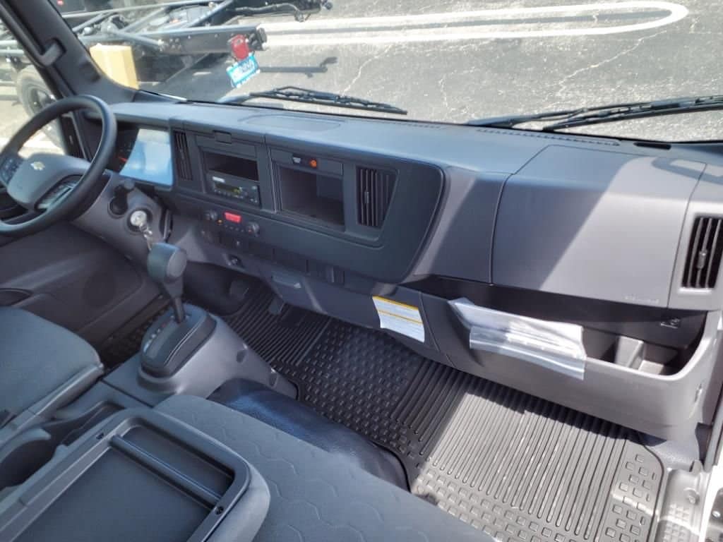 2025 Chevrolet Low Cab Forward 5500 XD - Image 8