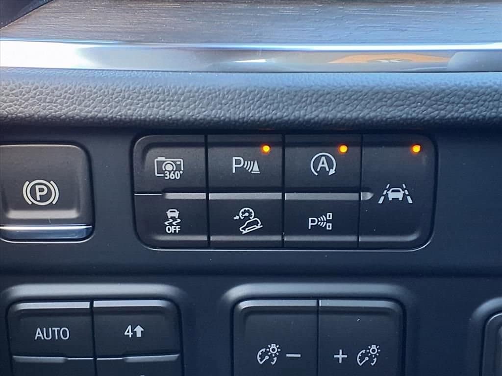 2026 Chevrolet Suburban - Image 11