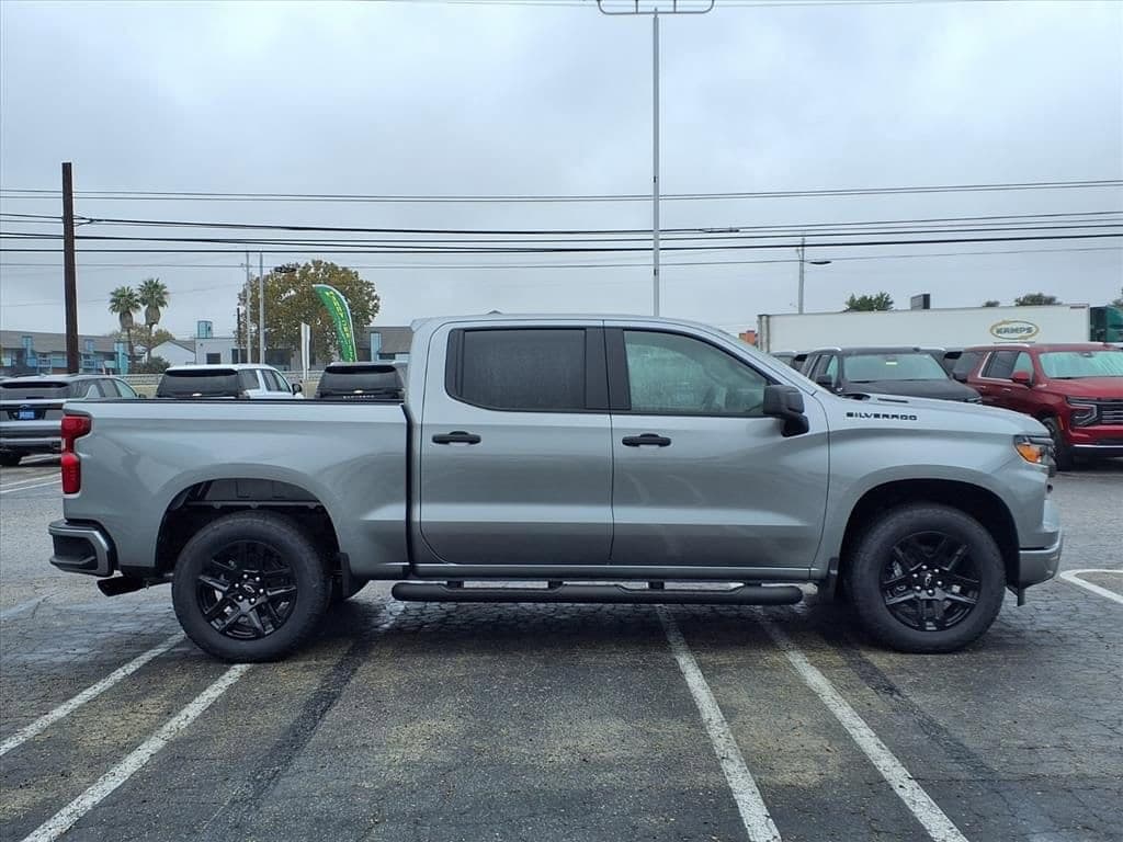 2026 Chevrolet Silverado 1500 - Image 3