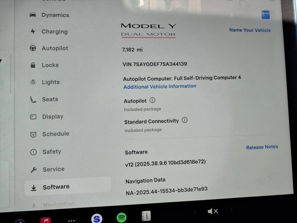 2025 Tesla Model Y - Image 23