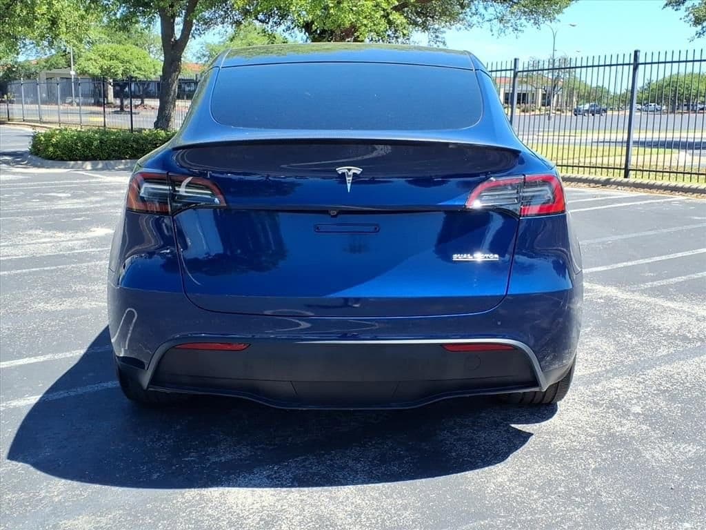 2025 Tesla Model Y - Image 5