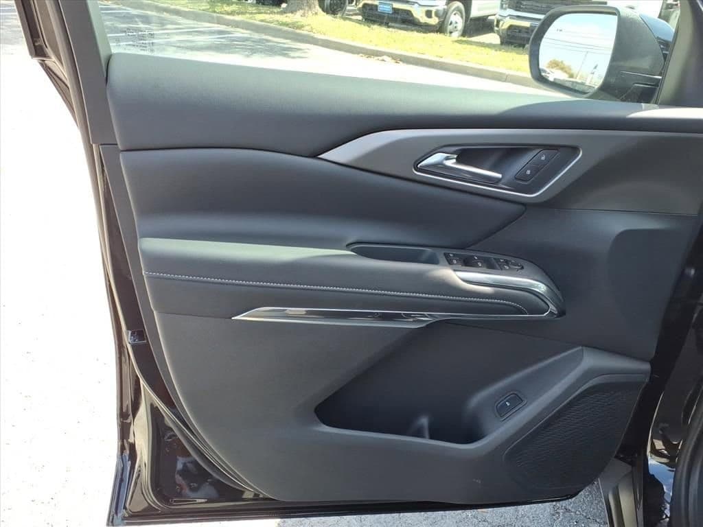 2026 Chevrolet Traverse - Image 11