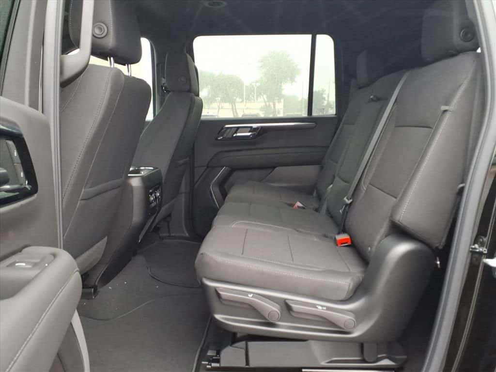 2026 Chevrolet Suburban - Image 15