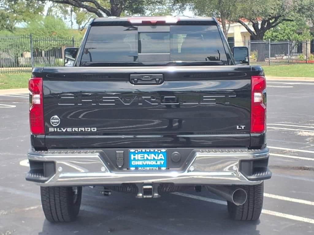 2025 Chevrolet Silverado 2500 HD - Image 5