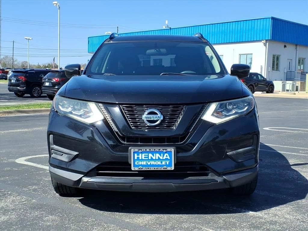 2017 Nissan Rogue - Image 2