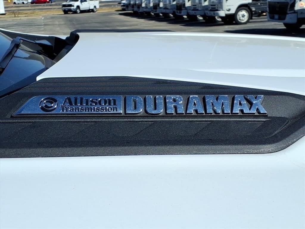 2026 Chevrolet Silverado 3500 HD Chassis Cab - Image 5