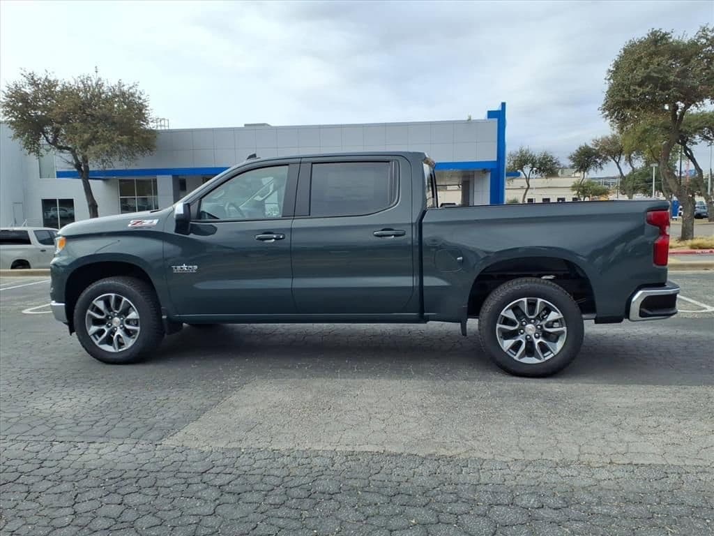 2026 Chevrolet Silverado 1500 - Image 4