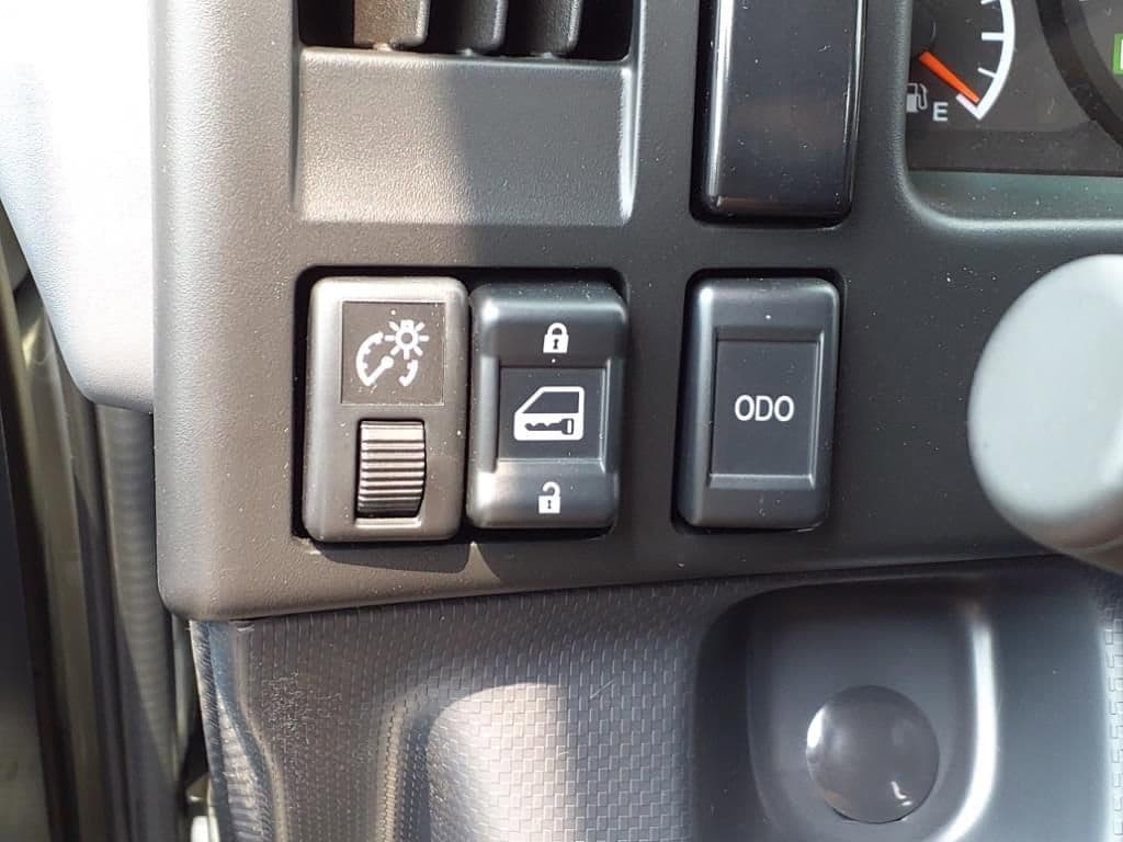 2025 Chevrolet Low Cab Forward 5500 XG - Image 9