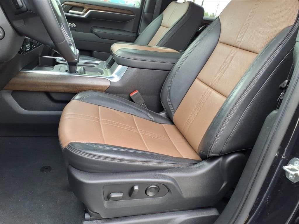 2023 Chevrolet Silverado 1500 - Image 13