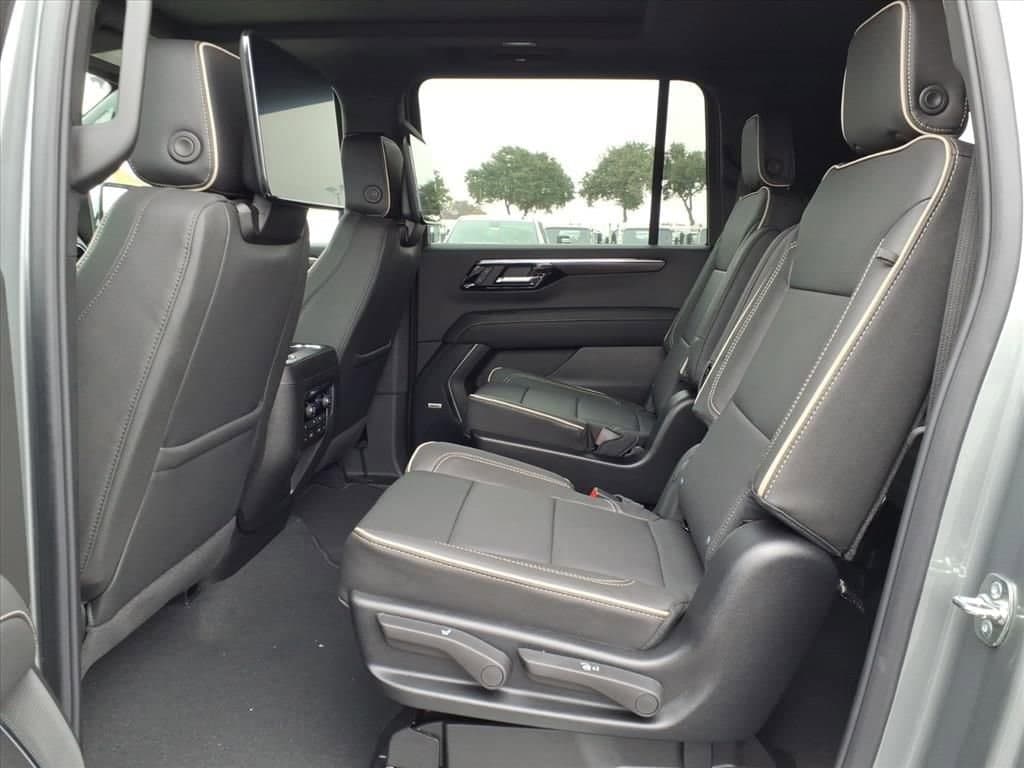 2026 Chevrolet Suburban - Image 11