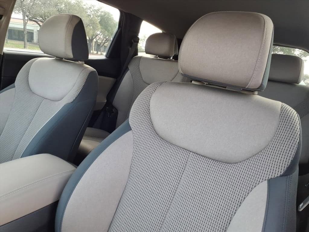 2019 Hyundai Santa Fe - Image 15