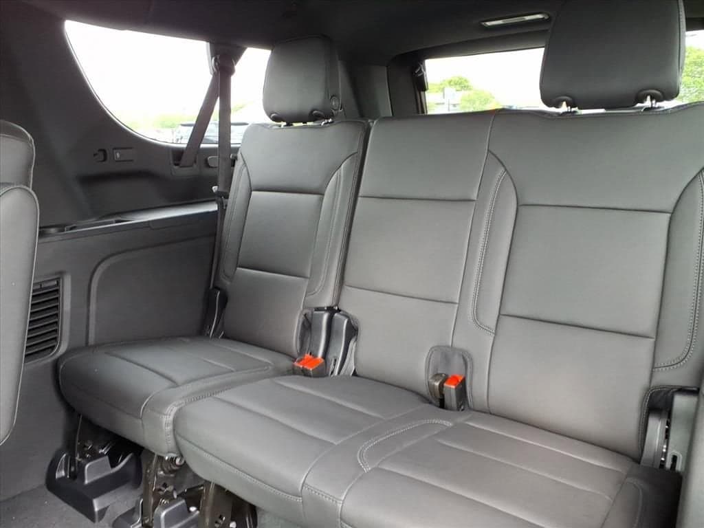 2026 Chevrolet Suburban - Image 19