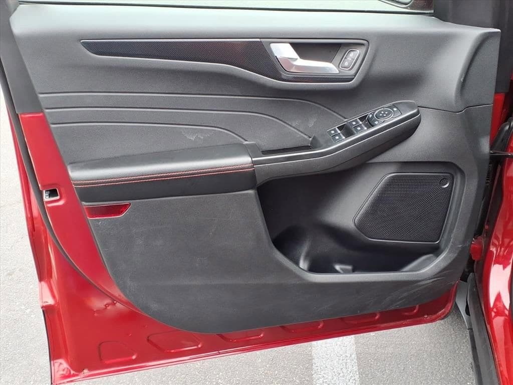 2025 Ford Escape - Image 14