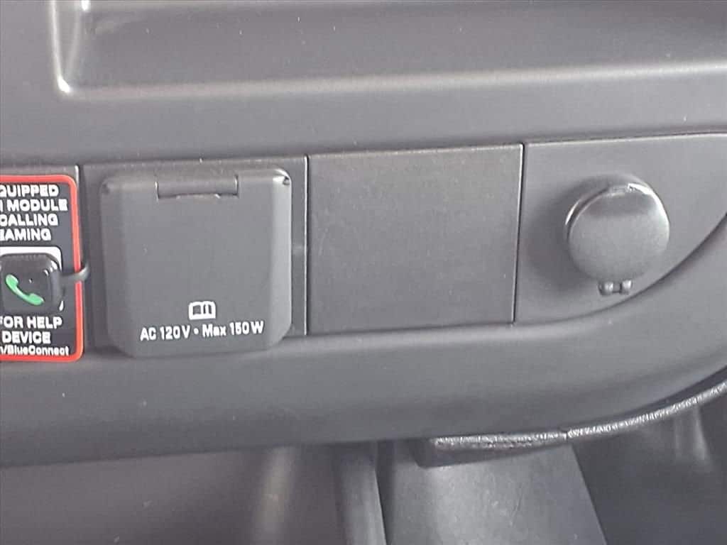 2025 Chevrolet Express Cutaway 3500 - Image 16