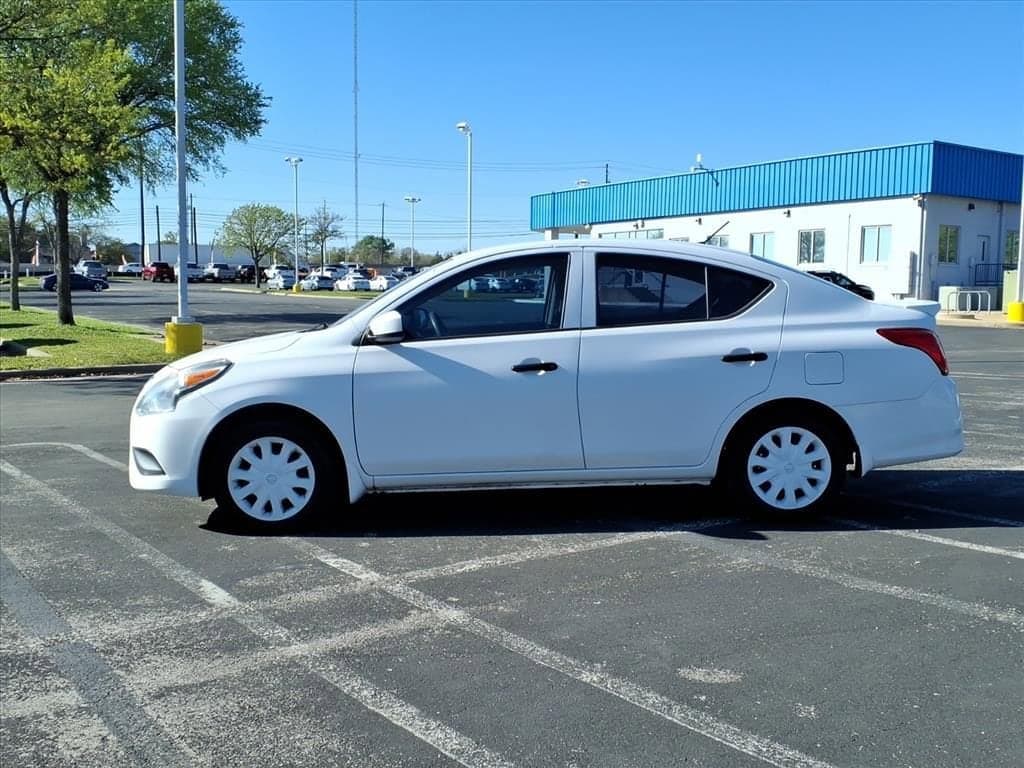 2018 Nissan Versa Sedan - Image 5