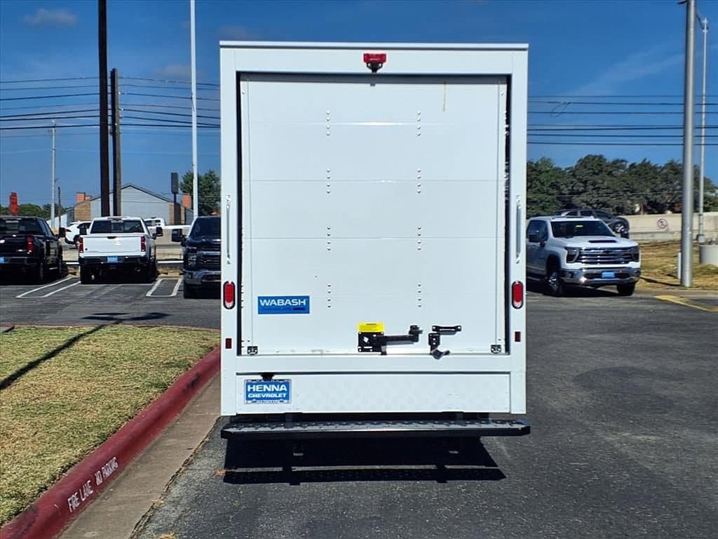 2025 Chevrolet Express Cutaway 3500 - Image 5