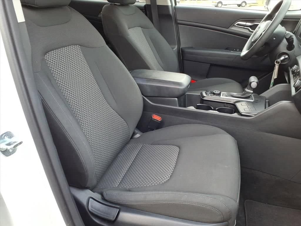 2024 Kia Sportage - Image 16