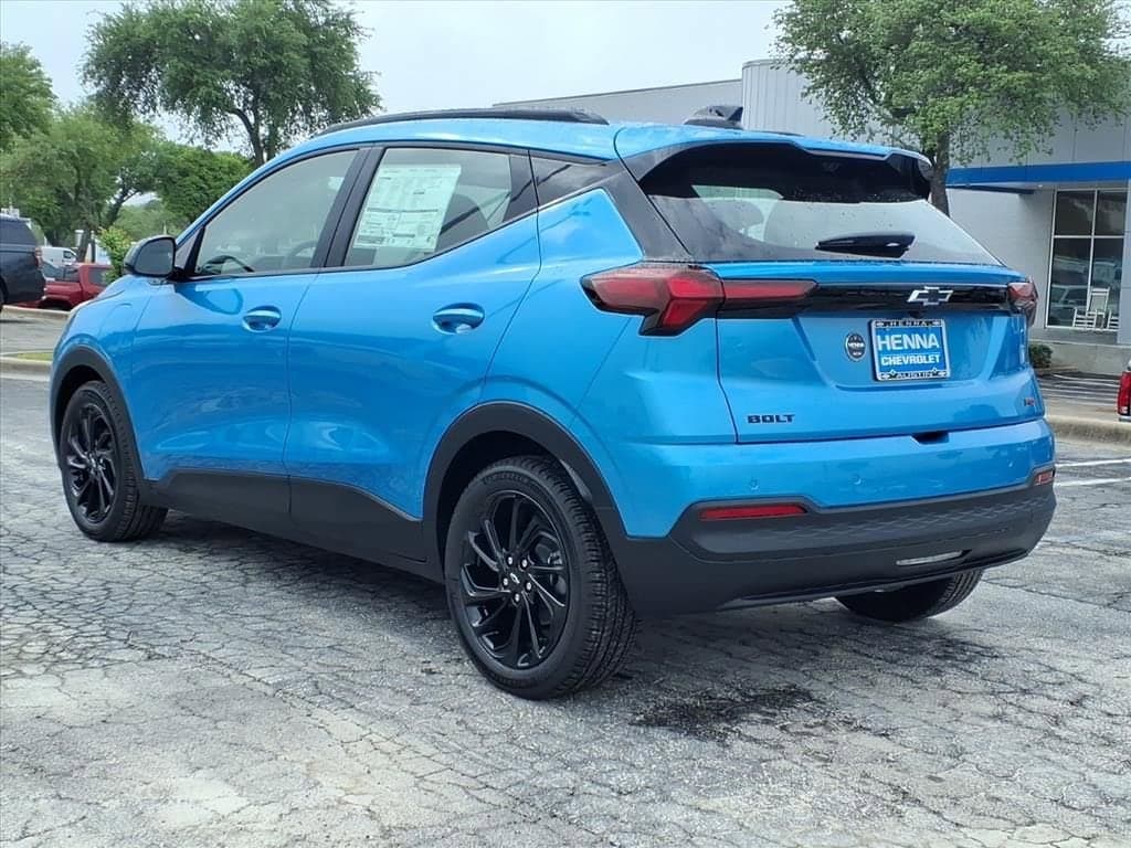 2027 Chevrolet Bolt - Image 5