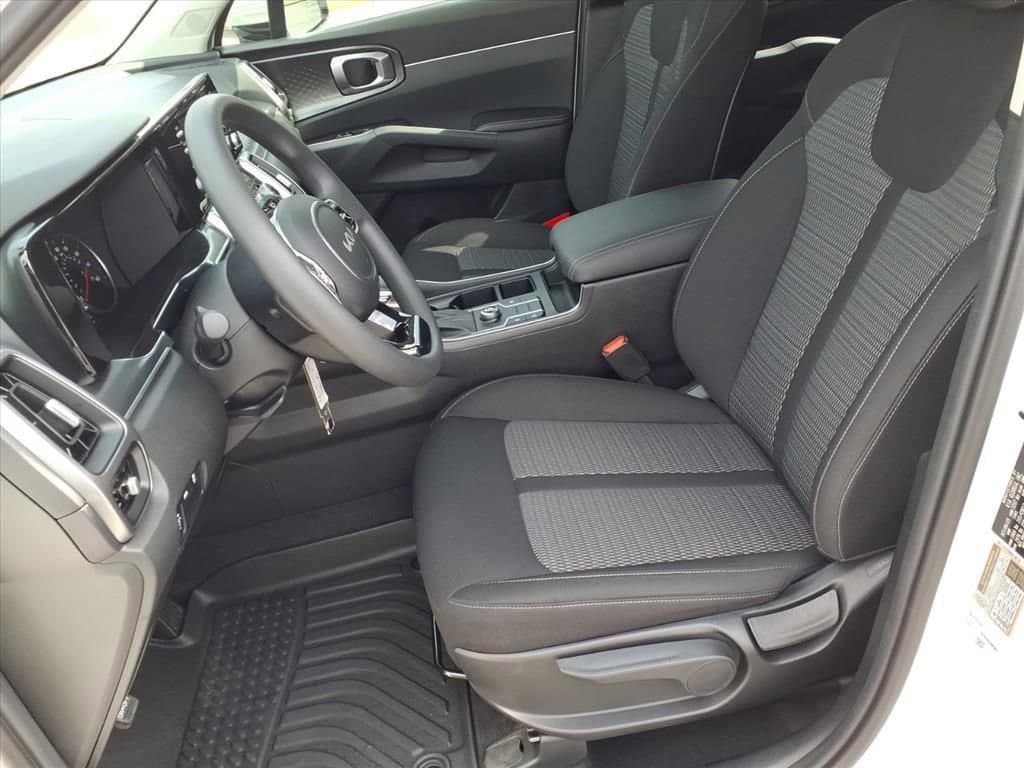 2023 Kia Sorento - Image 16