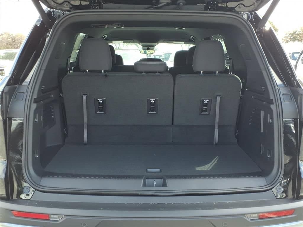 2026 Chevrolet Traverse - Image 10