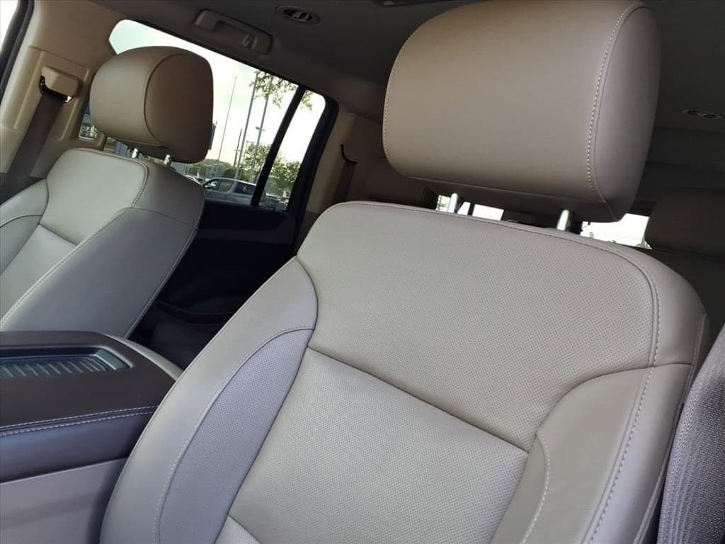 2019 Chevrolet Suburban - Image 15