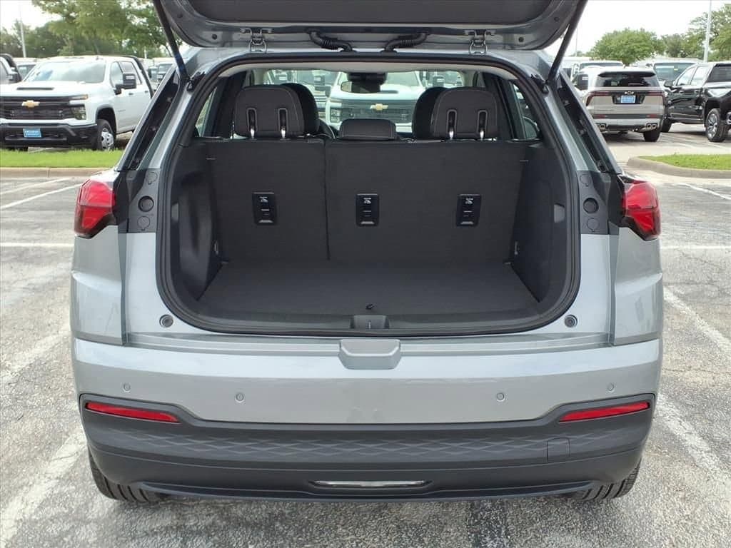 2027 Chevrolet Bolt - Image 9