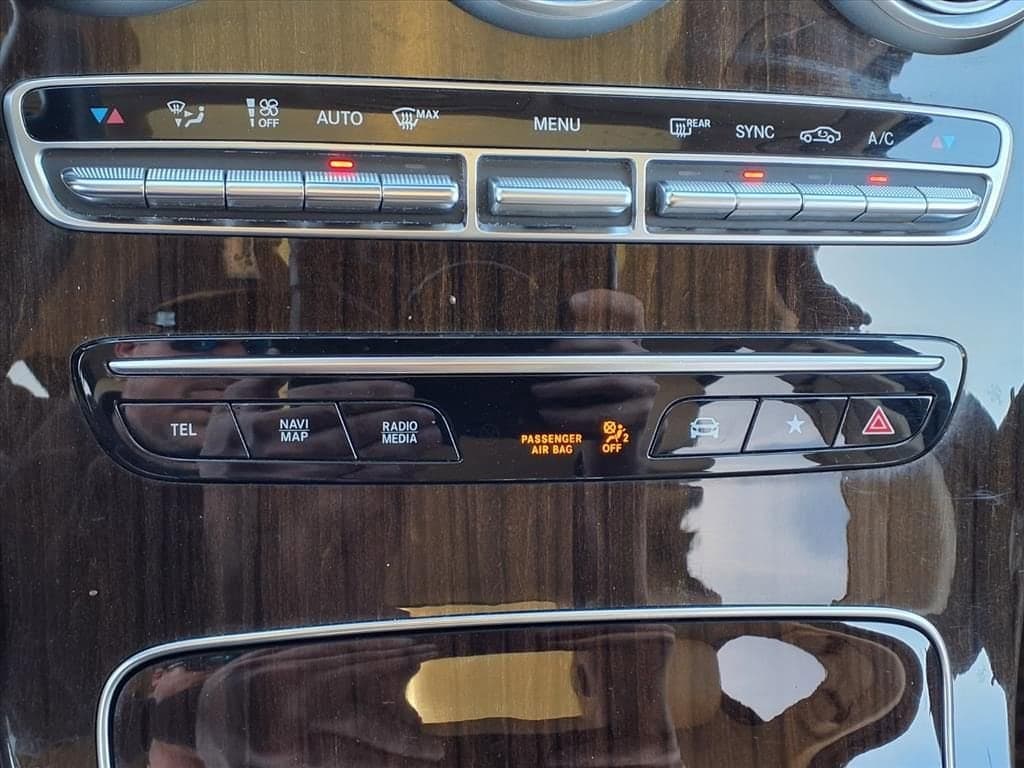 2021 Mercedes-Benz GLC - Image 18