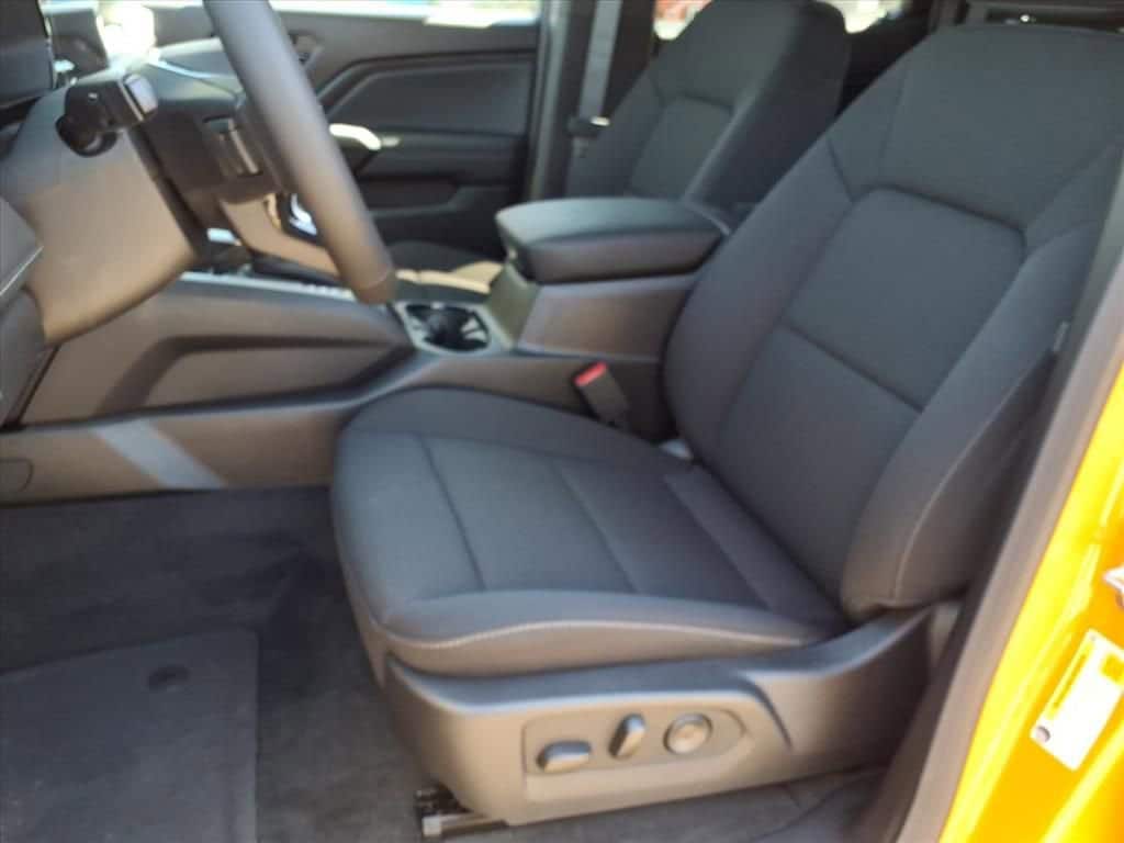 2026 Chevrolet Colorado - Image 9