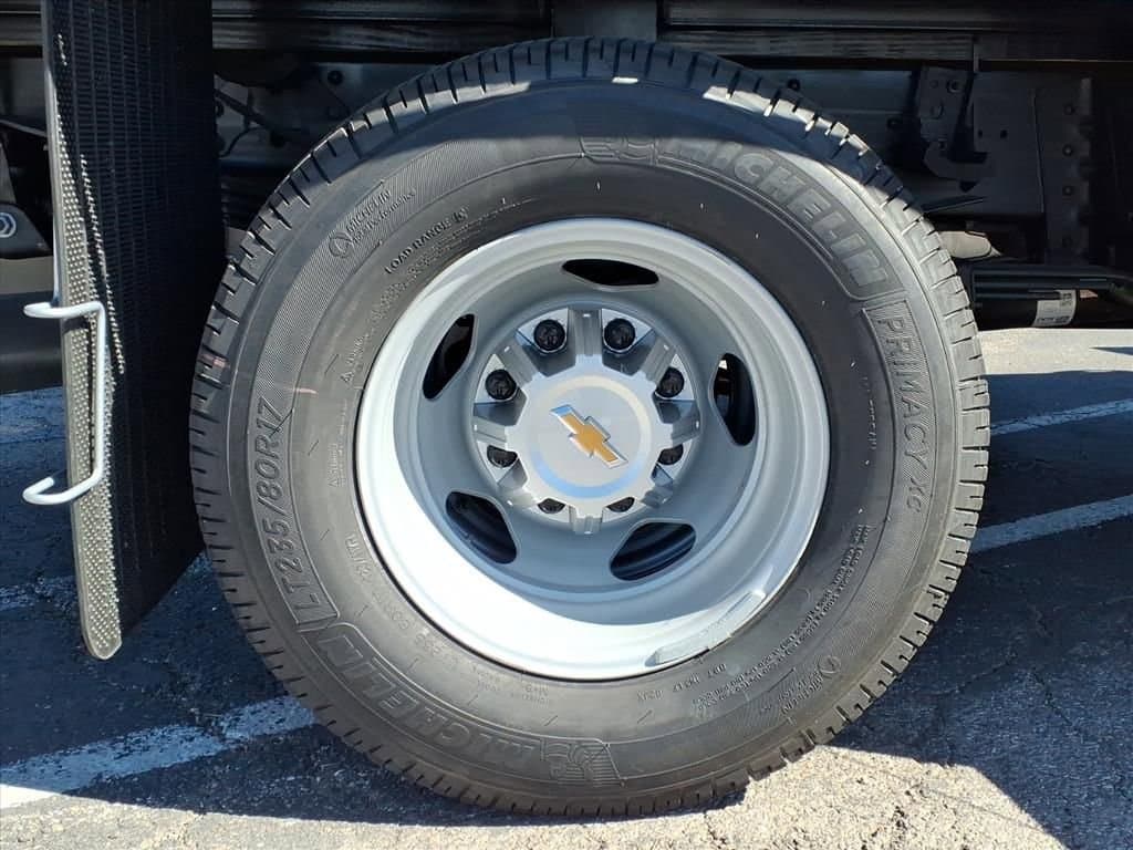 2026 Chevrolet Silverado 3500 HD Chassis Cab - Image 4