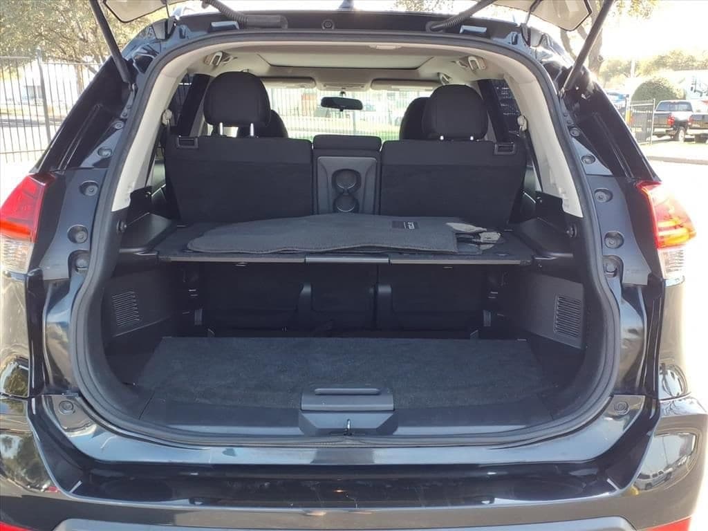 2017 Nissan Rogue - Image 13