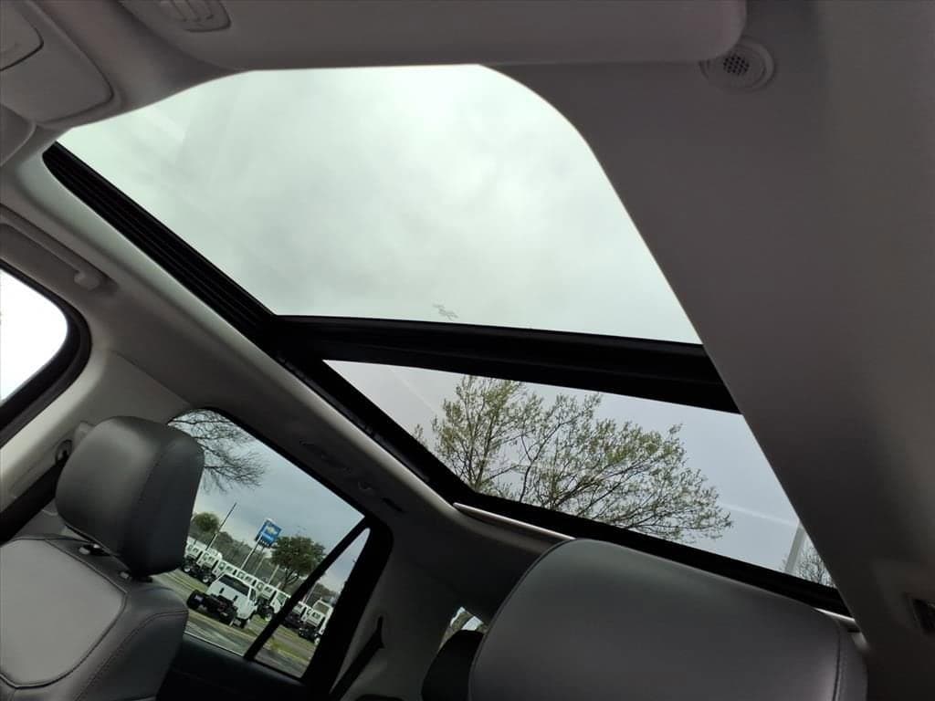 2025 Ford Expedition - Image 18