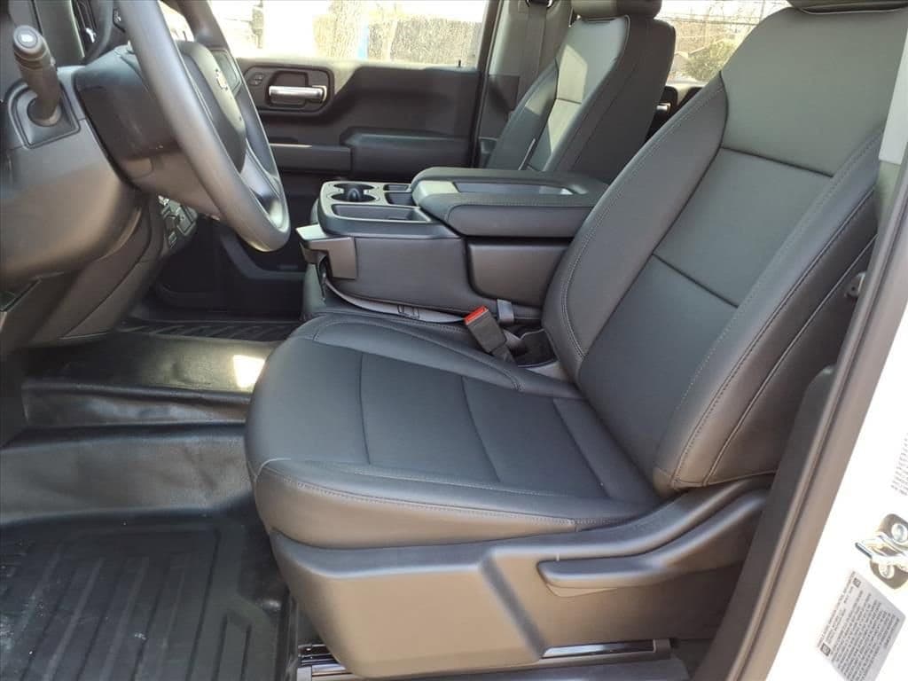 2026 Chevrolet Silverado 3500 HD Chassis Cab - Image 23