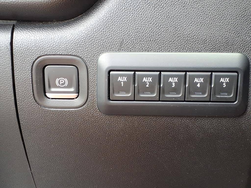 2024 Chevrolet Silverado 3500 HD - Image 21