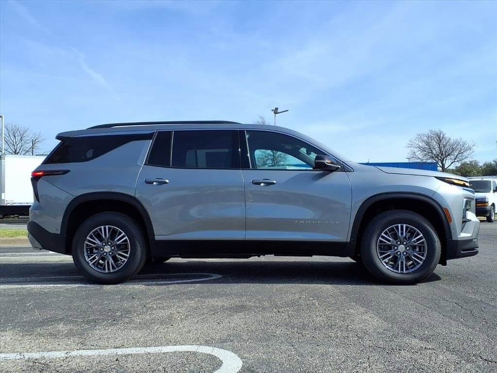 2026 Chevrolet Traverse - Image 4