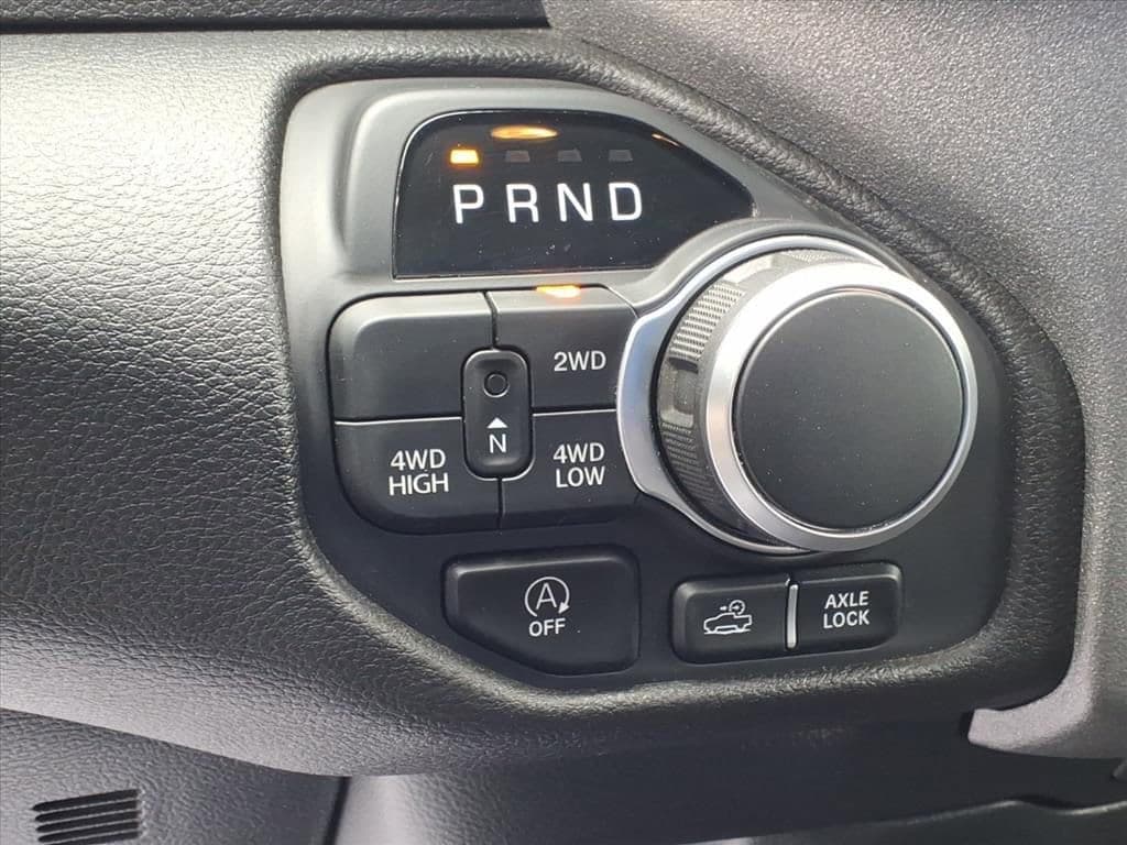 2025 Ram 1500 - Image 13