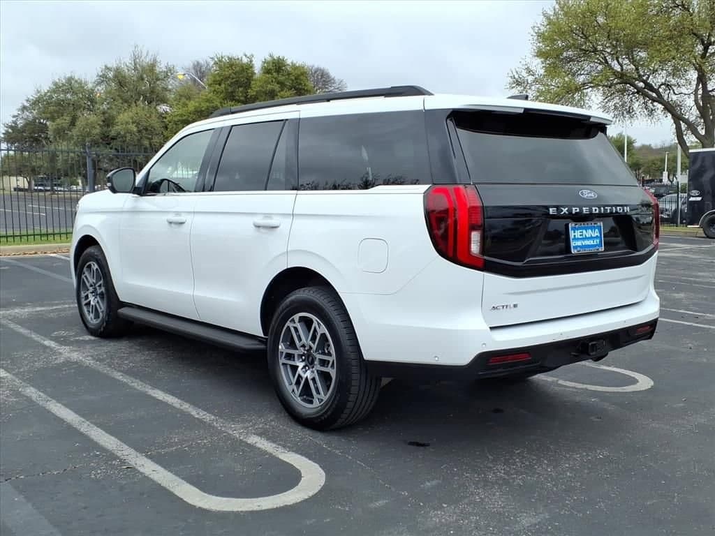 2025 Ford Expedition - Image 10