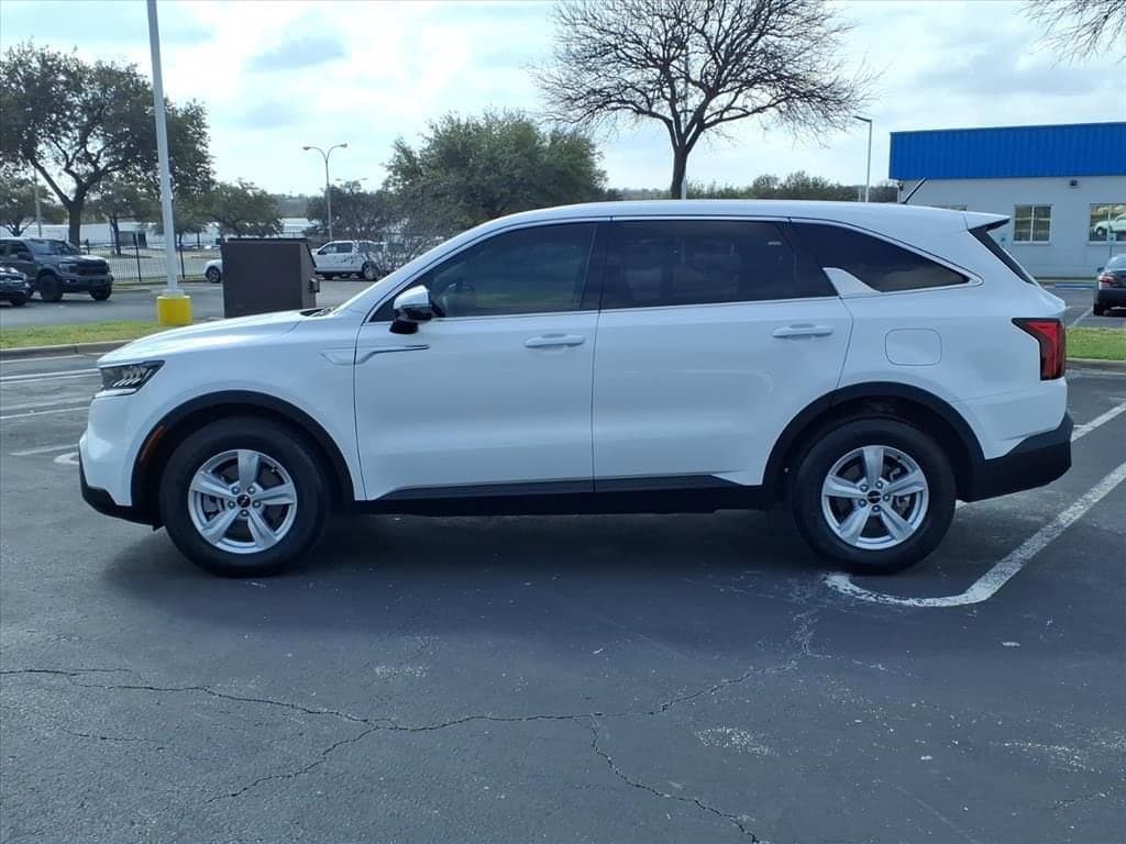 2023 Kia Sorento - Image 5