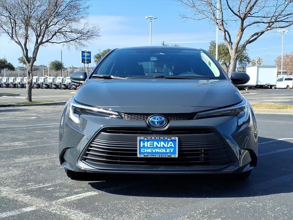 2025 Toyota Corolla - Image 2