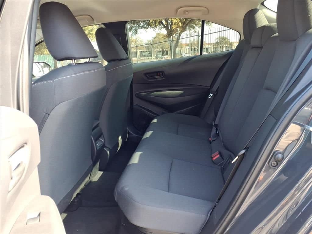 2025 Toyota Corolla - Image 21