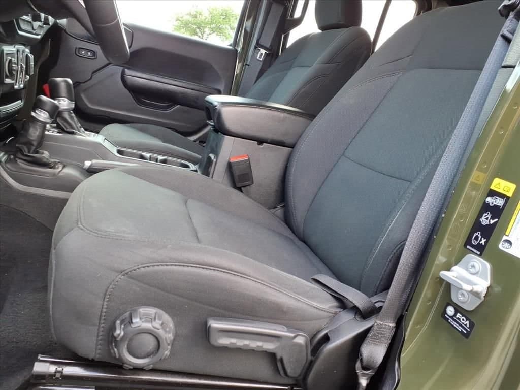 2023 Jeep Gladiator - Image 13